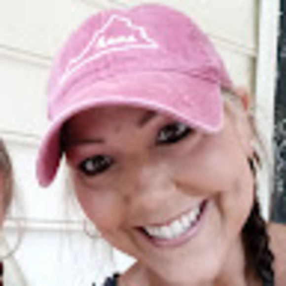 Meet your Posher, Robyn - Picture 1 of 1